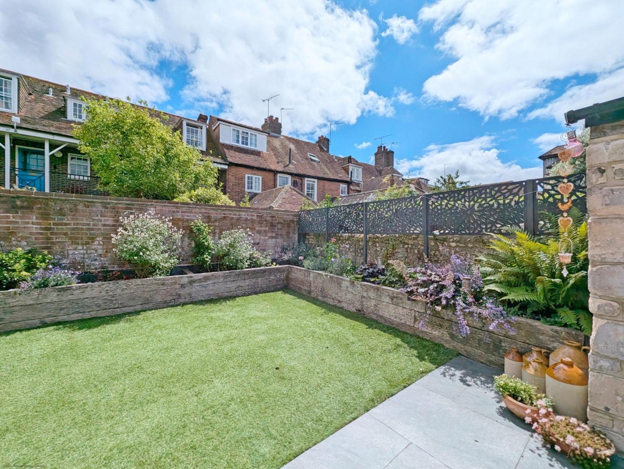 Four Priory Road, チチェスター エクステリア 写真